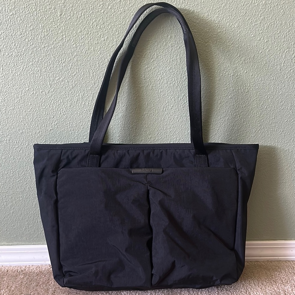 Bellroy Tokyo Wonder NWOT 15L laptop tote bag work. Fits 16 inch laptop.